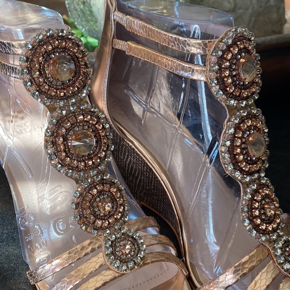 VINCE CAMUTO rose gold heels with class & bling….Gorgeous!! EUC!🌸 - Picture 6 of 14